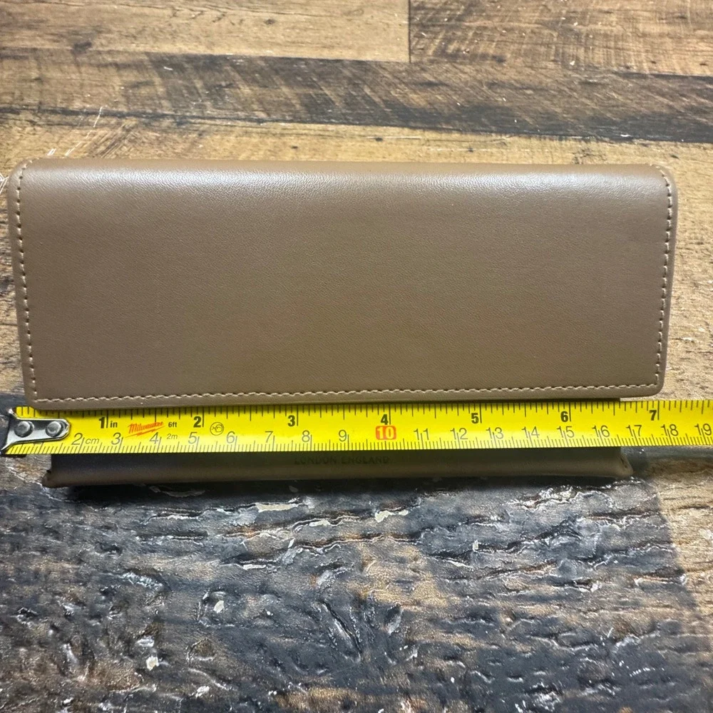 Burberry London England Brown Leather Triangle Sunglasses Case Eyewear Protector